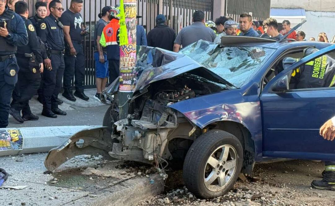 Vehículos chocan sobre Río Churubusco en la alcaldía Iztacalco (30/01/2025). Foto: Especial
