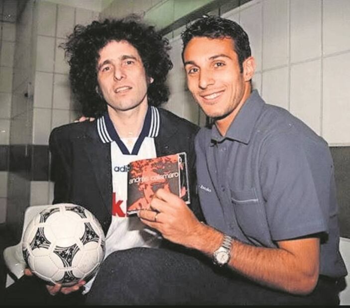 Andrés Calamaro ve hermandad en la cancha