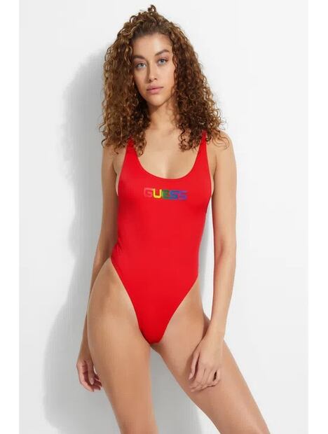 Prendas y accesorios que siempre serán un must en el verano 