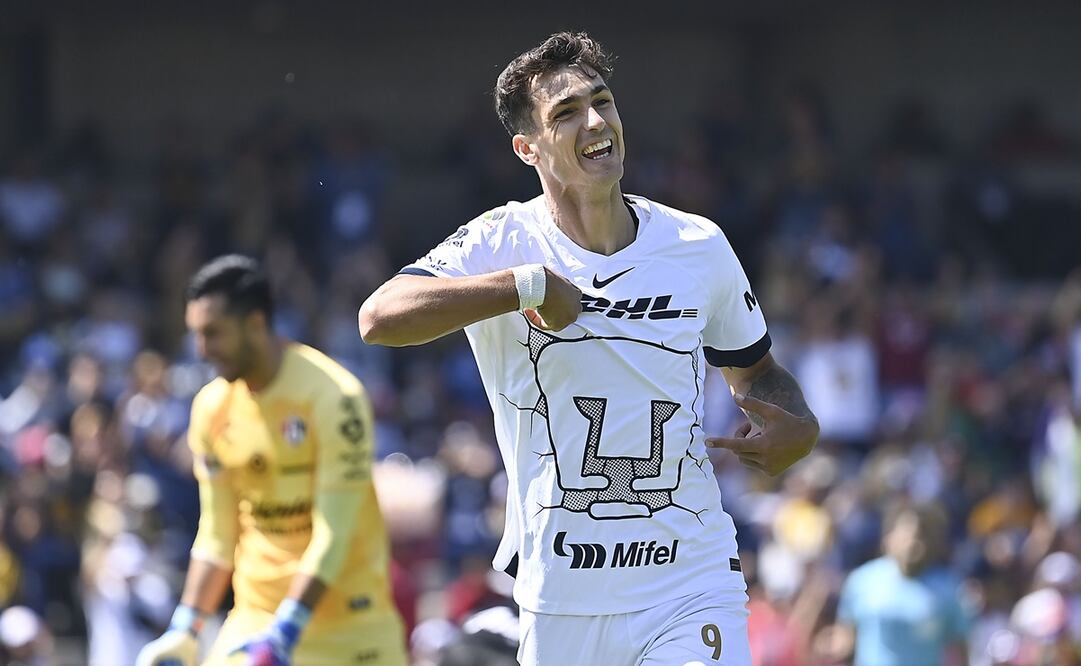 Dinenno se convierte en histórico goleador de Pumas - Foto: Imago7