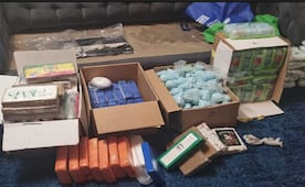 Aseguran 384 mil pastillas de fentanilo, armas y un inmueble en Tijuana