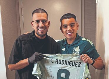 Philly López, el encargado de "poner guapos" a los jugadores de la Selección Mexicana antes de cada juego; todo inició en 2016