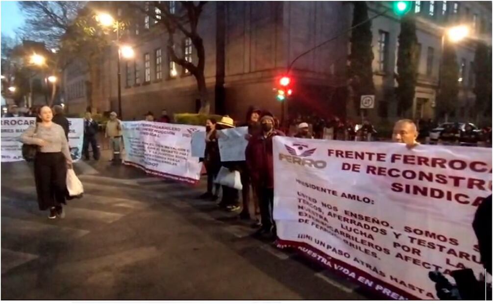Manifestantes del frente ferrocarrilero. Foto: Gabriel Pano
