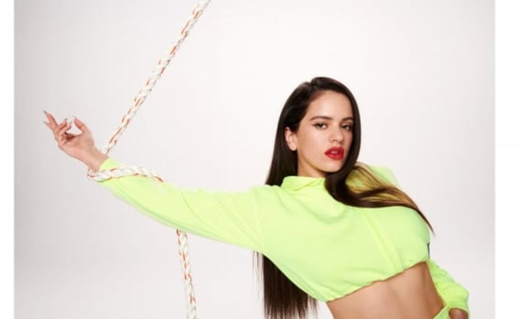 Rosalía y Pull & Bear lanzan a la venta nueva colección