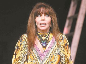 Vero Castro paga por todo lo que fumó de joven