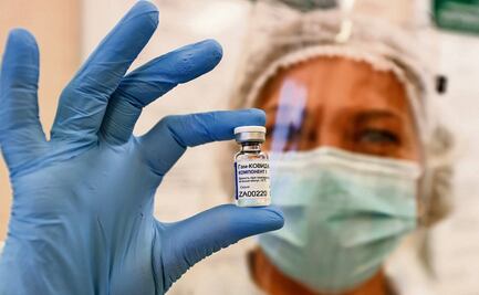 ¿Puedo tomar alcohol si me vacuné contra el COVID-19?