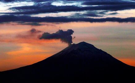 Vuelven a cerrar aeropuerto de Puebla por ceniza del Popocatépetl