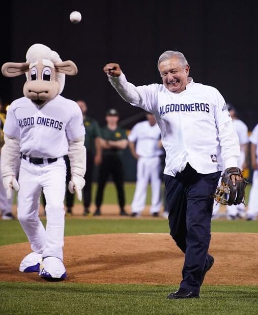AMLO inaugura estadio de beisbol en Guasave