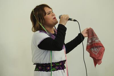 Ariel, la primera mujer trans que cantó en Los Pinos