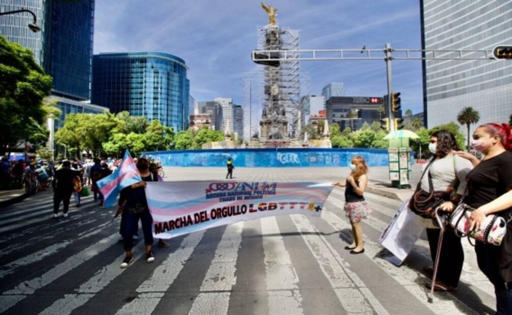 Así se vio la Marcha por el Orgullo LGBT+ en la CDMX, en fotos y videos