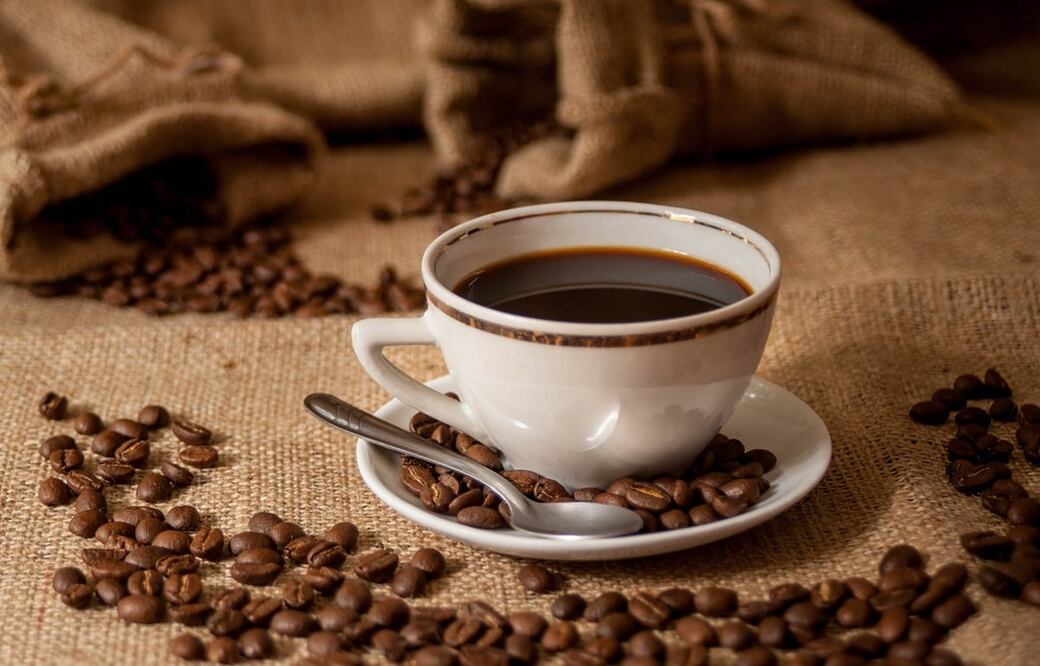 Puedes sustituir el café normal por el descafeinado, el cual posee una cantidad mínima de cafeína / Foto: Pixabay