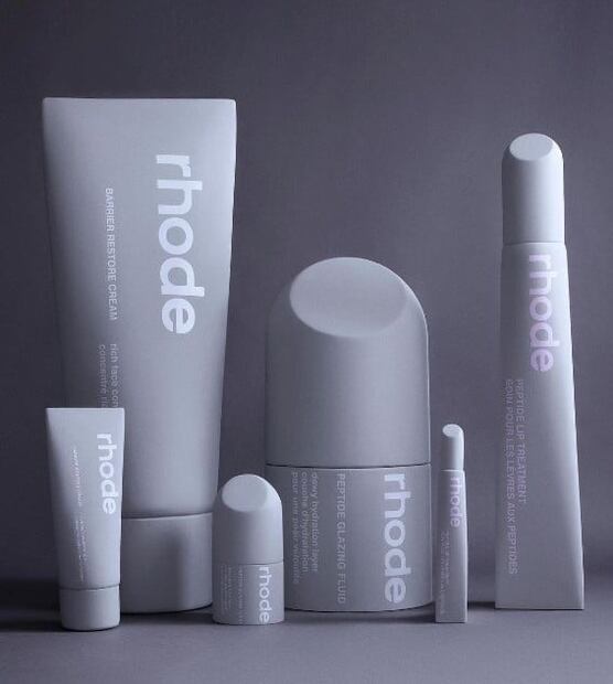 Hailey Bieber lanza su línea de belleza “Rhode Skin” 