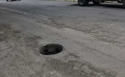 Reportan coladera destapada en Flores Magón, entre Lerdo y Eje Central