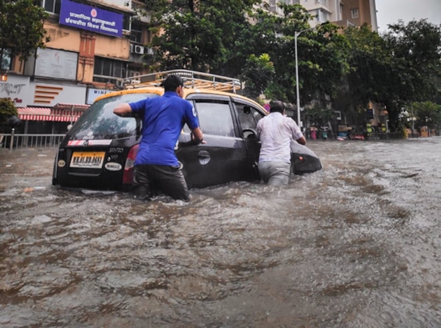 ¿Cómo pasar por un camino inundado?
