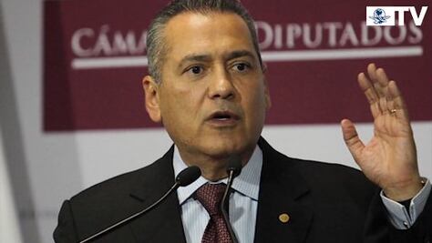 Beltrones pedirá licencia para buscar la dirigencia del PRI