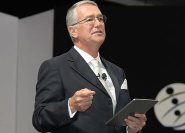 "Firewalls nos hacen quedar mal": Salinas Pliego tras fallas en servicios de Banco Azteca