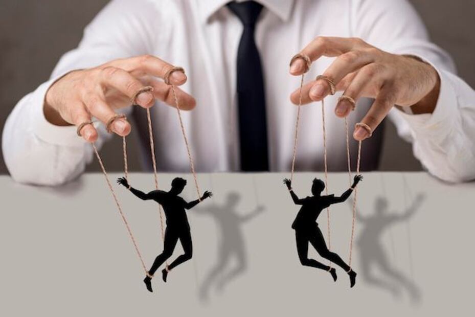 Identificar a una persona manipuladora es crucial para mantener relaciones saludables. Fuente: Freepik.