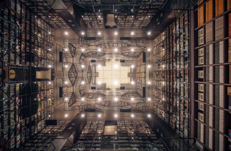 Dónde esta la nueva librería que parece un laberinto de escaleras infinitas