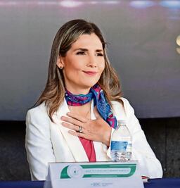 Alcaldesa da largas para no pagar deudas pasadas