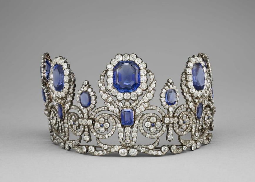 Diadema de la reina María Amelia y de la reina Hortensia sustraida del Museo del Louvre, en París.
Foto: EFE/ Département Des Objets D'art Du Musée Du Louvre