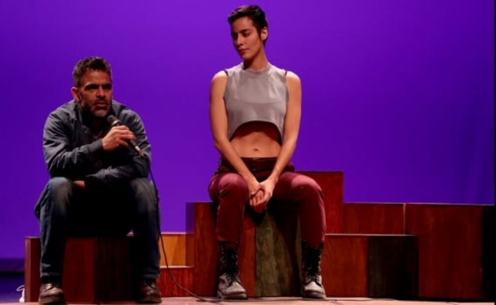 Esmeralda Pimentel se cambia el look y se transforma por el teatro
