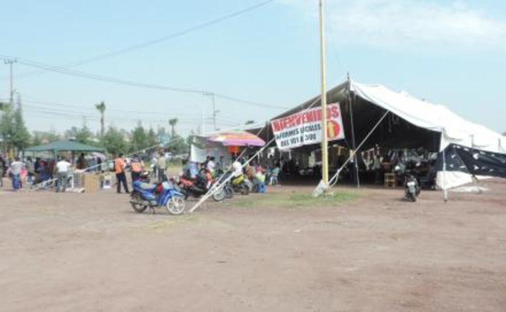 Venden pirotecnia en calles y casas de Tultepec por fiestas patrias