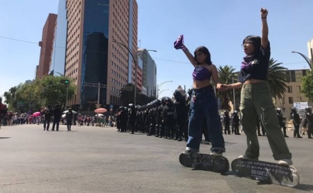 “Que mi mamá no tenga miedo de que me vaya y no regrese”; el contundente mensaje de skaters en marcha 8M 