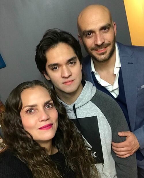 Larisa Mendizabal posa junto a su expareja Augusto Bravo y su hijo Santiago Cachero.
Foto: Instagram
