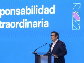 Huracán "Otis" obliga a mejorar desarrollos urbanos en zonas costeras: Agustín Coppel