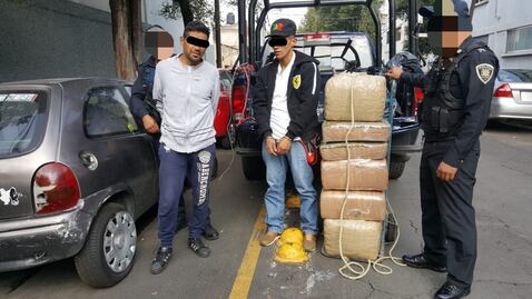 Caen 2 con "diablito" de 60 kilos de marihuana