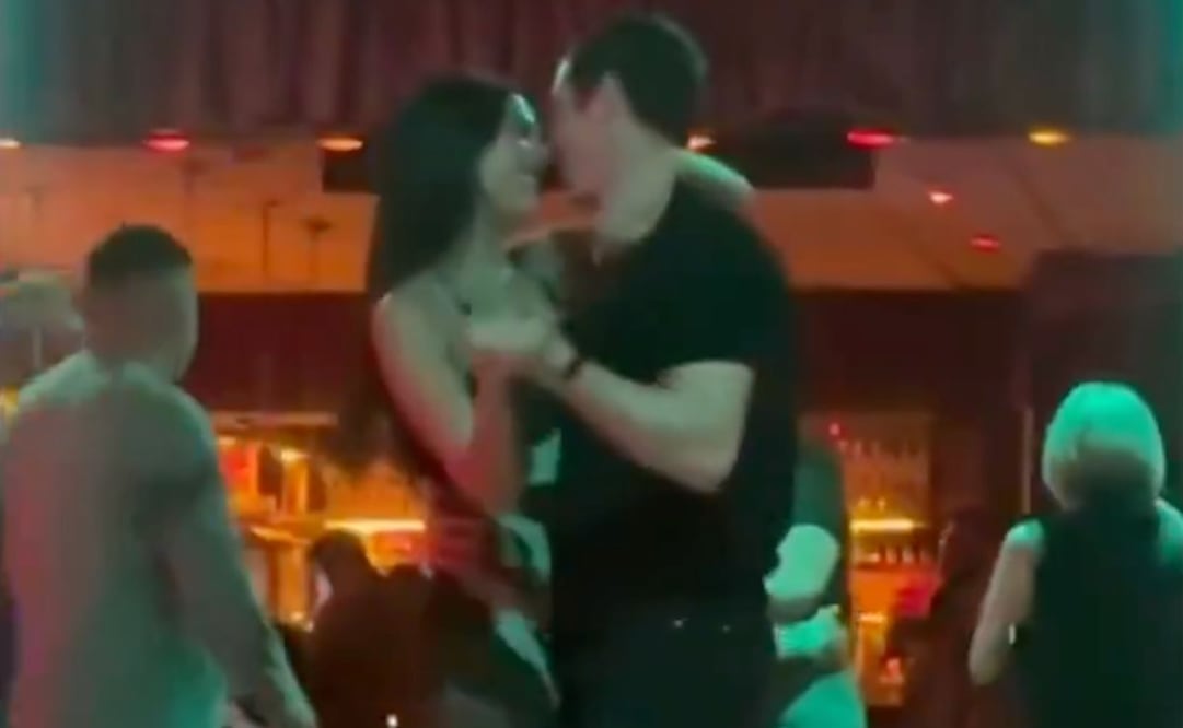 Dua Lipa es captada en club bailando con su pareja Callum Turner. Foto: Captura redes sociales