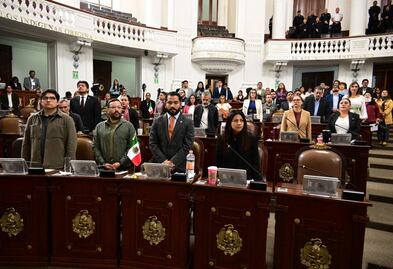 Congreso CDMX guarda minuto de silencio en memoria de fallecidos por explosión en Iztapalapa; Alicia Macías recibe mención especial