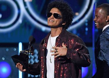 Bruno Mars pasea en la CDMX vestido de mariachi