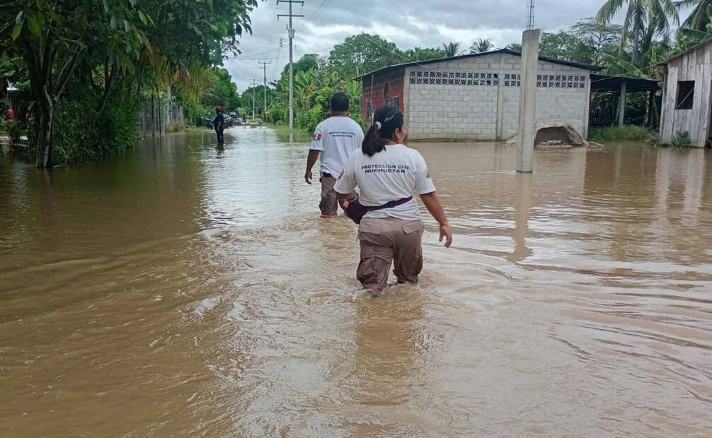 Reportan caída de puentes, encharcamientos y desboramientos de ríos en diversos municipios.
Foto: Especial.