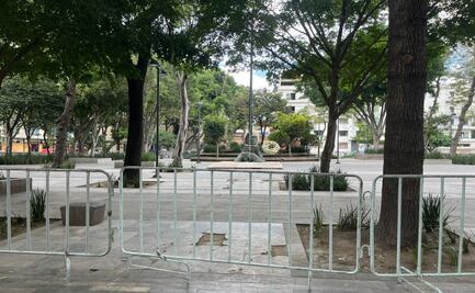 Plaza de la Solidaridad queda vacía tras ceremonia del 19S; comerciantes desconocen si podrán volver