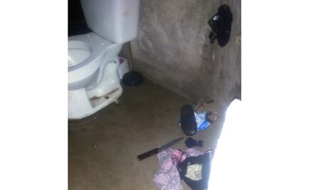 En Sonora, hombre toma como rehenes a sus hijos en el baño de su casa