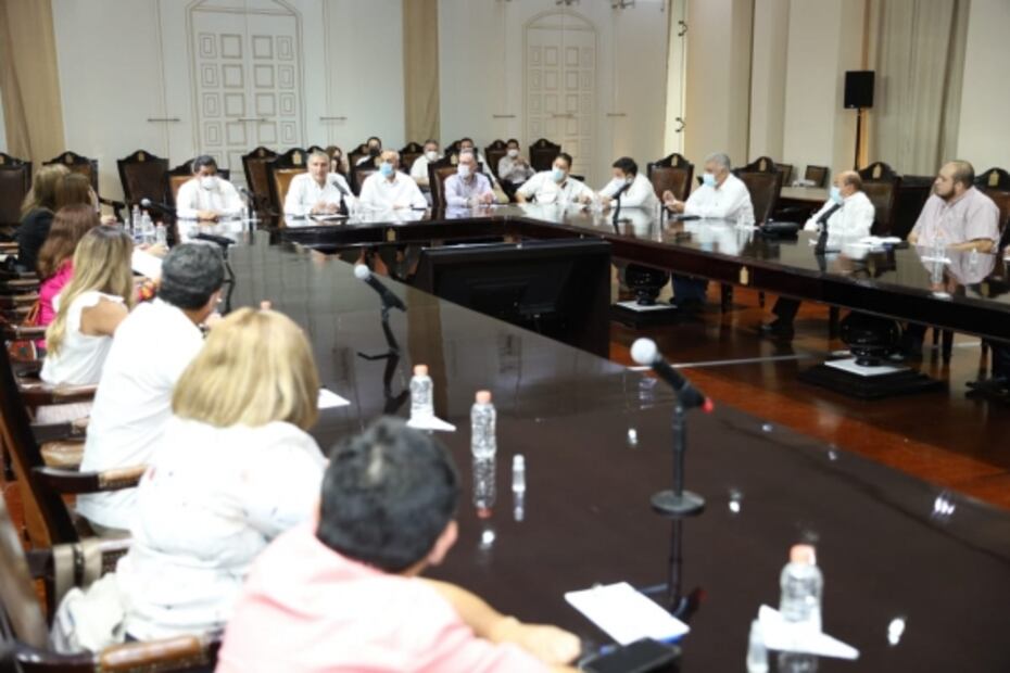 Tras licencia de Adán Augusto, protesta Carlos Merino como gobernador provisional de Tabasco