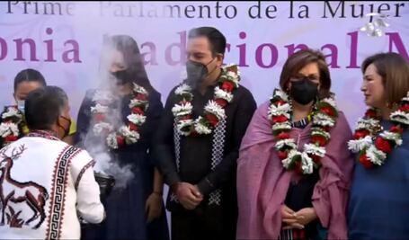 Chamán hace ritual a senadores para evitar pugnas y pleitos