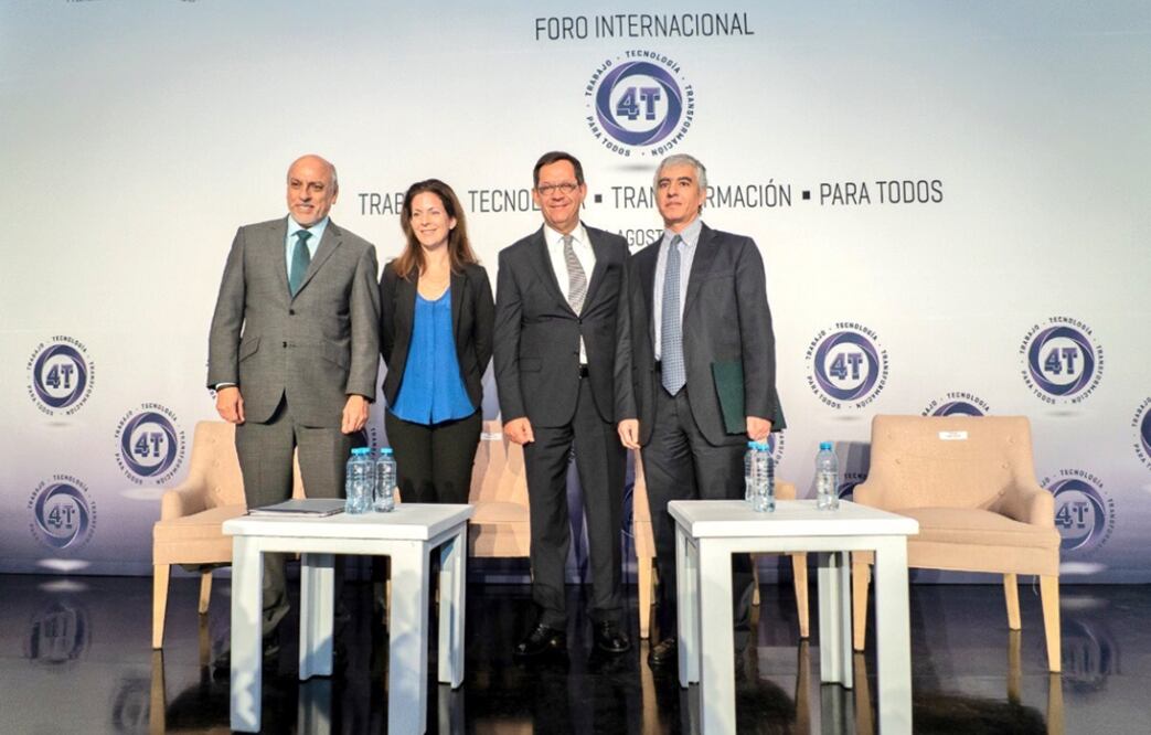 Campa Cifrián resaltó que la sociedad se encuentra al borde de una revolución tecnológica que modificará fundamentalmente el mercado laboral. Foto: @1campa