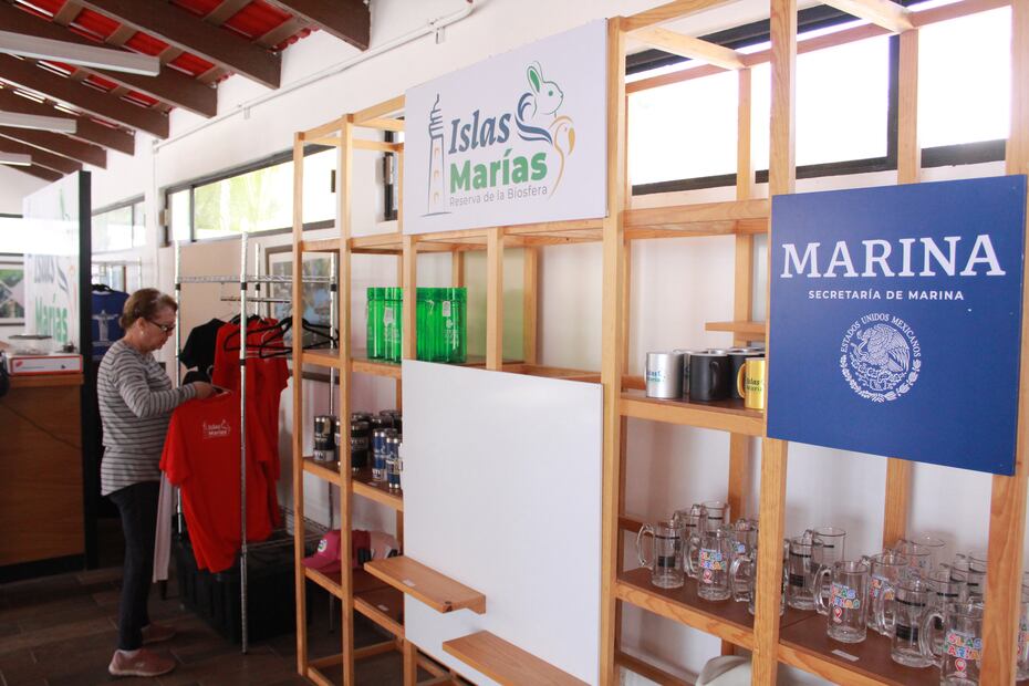 Tienda de souvenirs en Puerto Balleto, Islas Marías. Foto: Leonardo Domínguez - El Universal