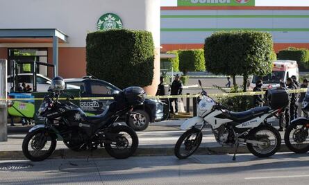 Van 4 muertos tras ataques directos en cafeterías Starbucks del país en los últimos 12 meses 