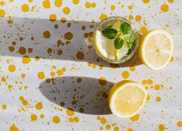 Beneficios de tomar agua de limón con menta
