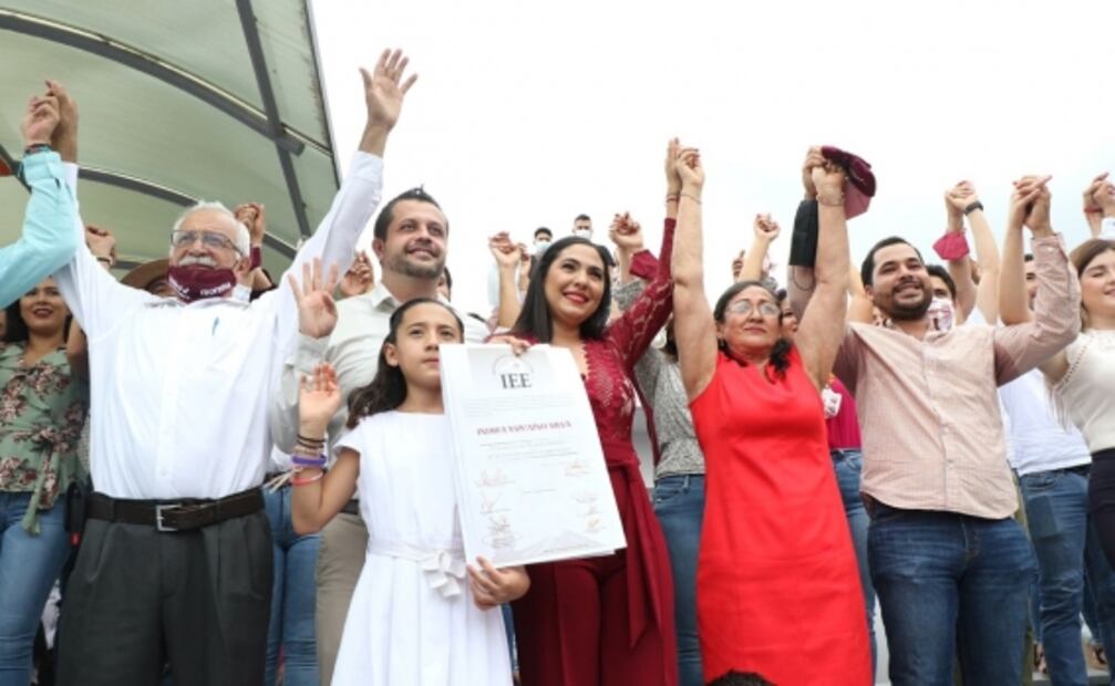 Indira Vizcaíno recibe constancia de mayoría como gobernadora de Colima