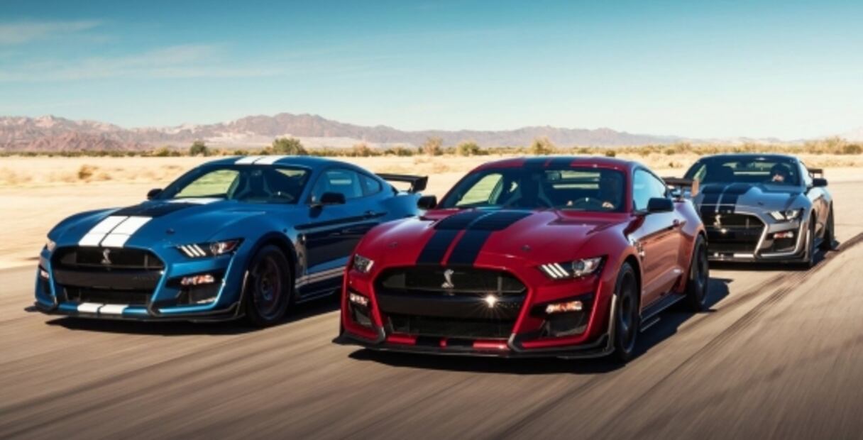 4 Ford Mustang Shelby son robados de la planta en un atraco estilo Hollywood