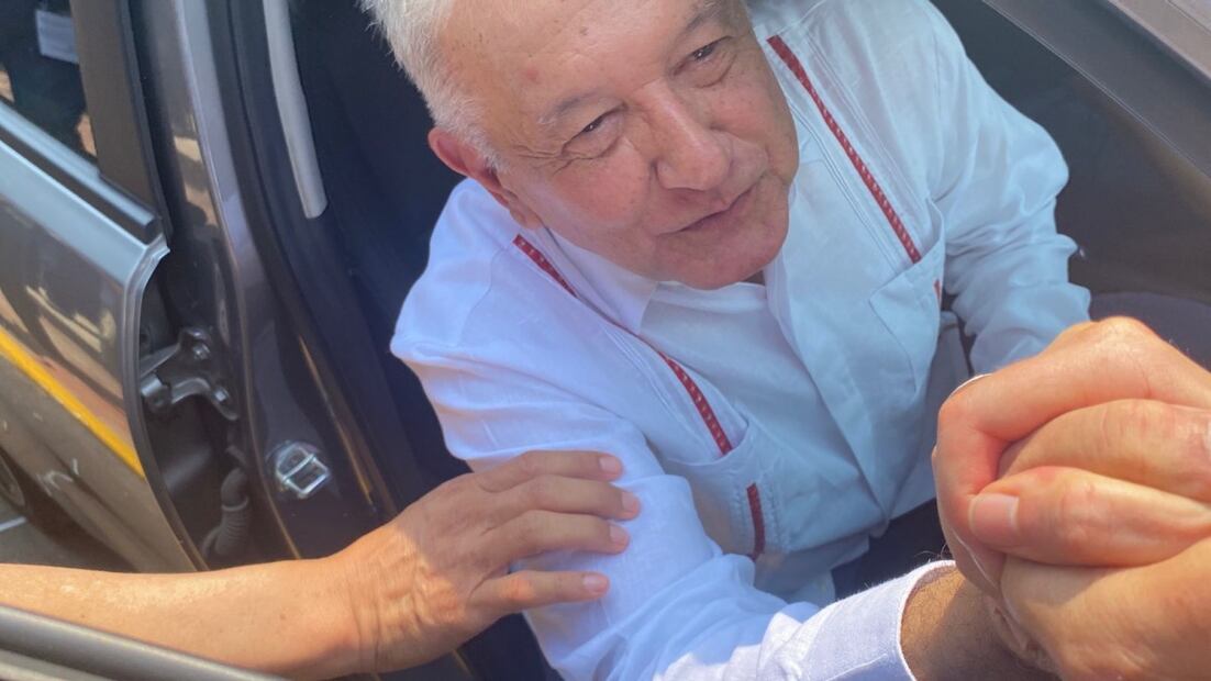 El expresidente, Andrés Manuel López Obrador reapareció en Chiapas para emitir su voto en la elección judicial. Foto: Especial