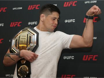 Brandon Moreno: Ya habría rival y fecha para la defensa de su título de la UFC