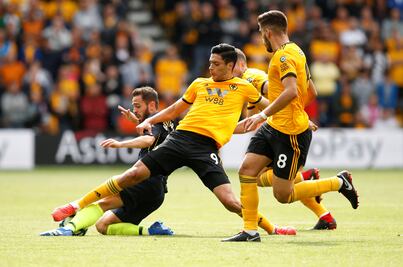 Wolves con Jiménez frenan al Manchester City