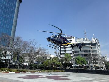 Trasladan en helicóptero a niña herida de bala