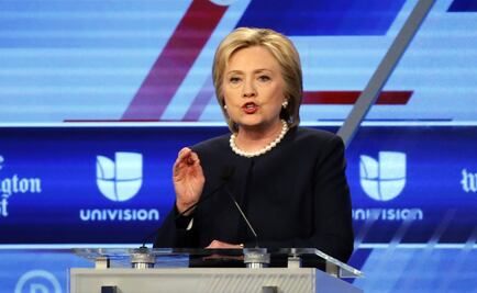 Evita Clinton decir si dejará contienda por caso de emails