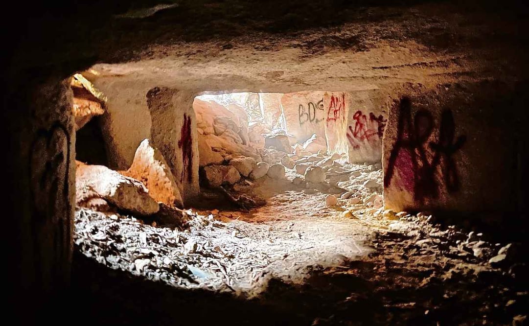 Misteriosas cavernas se esconden en la Tercera Sección del Bosque de Chapultepec. Foto: Luis Carrera / EL UNIVERSAL